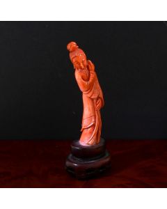 Hand geschnitzte Geisha Korallen Statue